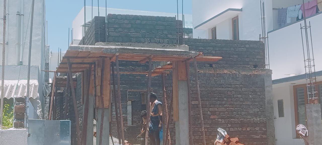 Karur - Velayauthampalayan